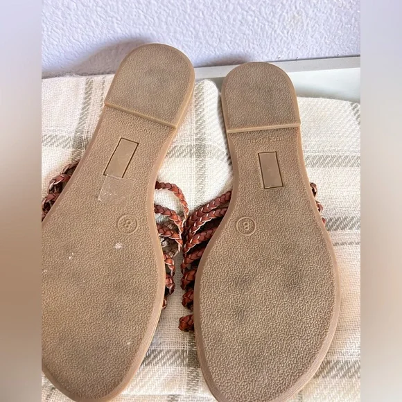 GAP Slip Sandals - Picture 2 of 3